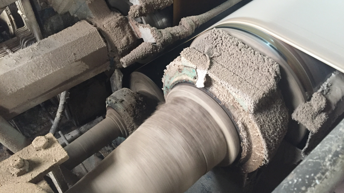 Case study: Outer race bearing damage in paper machine couch roll Case study: Outer race bearing damage in paper machine couch roll